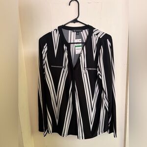 Printed Blouse w Zipper Pockets